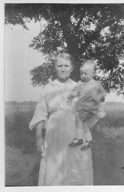 virginia_bowles_robt_bowles_1923.jpg - Virginia Mary Doyle Bowles holding Robert Joseph Bowles in September 1923